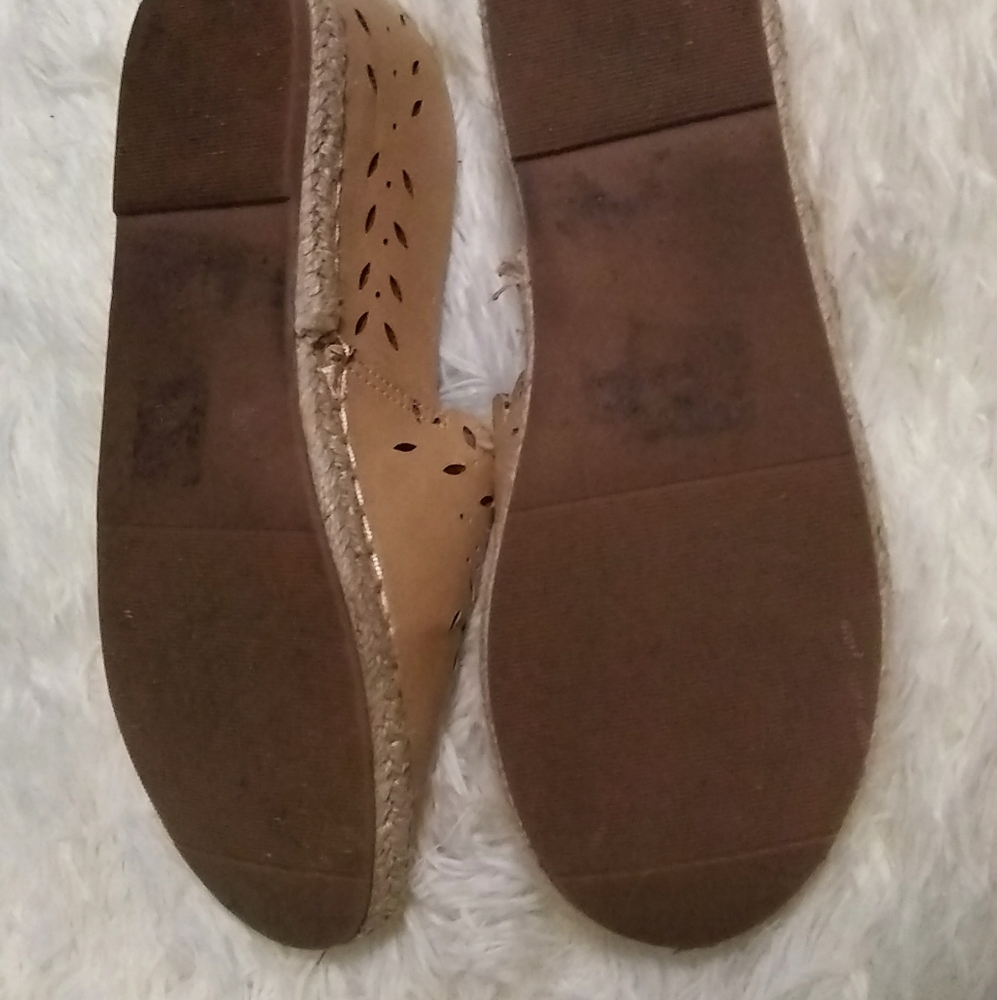 shoes - Picture 3 of 3